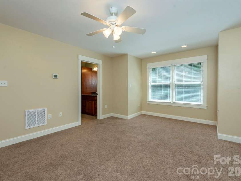 416 Ivy Road, Black Mountain, NC 28711.  MLS# CAR4409427, YatesRealty ID 41112. 