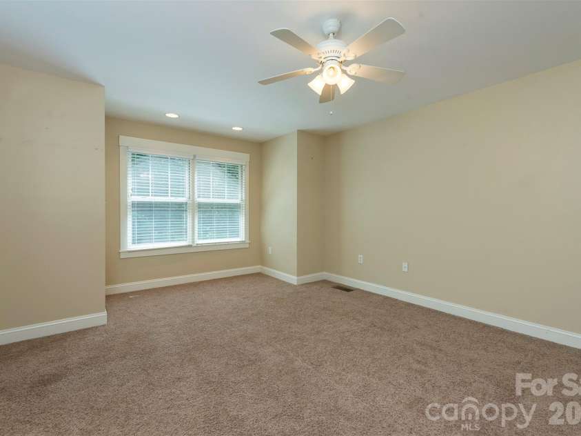 416 Ivy Road, Black Mountain, NC 28711.  MLS# CAR4409427, YatesRealty ID 41112. 