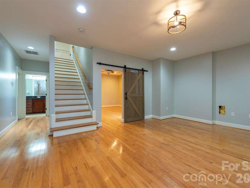 416 Ivy Road, Black Mountain, NC 28711.  MLS# CAR4409427, YatesRealty ID 41112. 