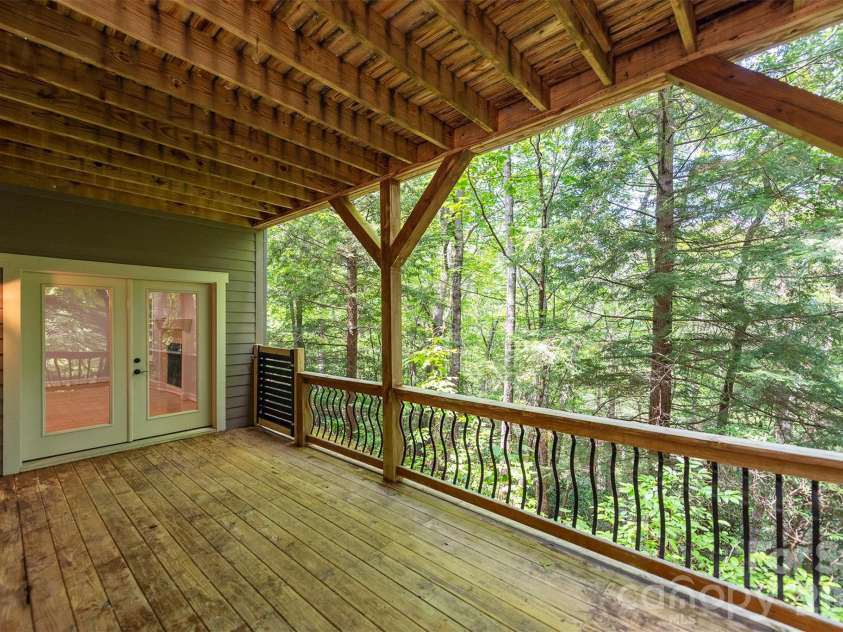 416 Ivy Road, Black Mountain, NC 28711.  MLS# CAR4409427, YatesRealty ID 41112. 