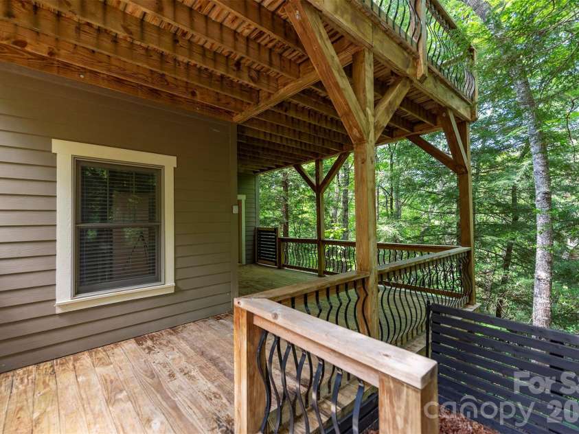 416 Ivy Road, Black Mountain, NC 28711.  MLS# CAR4409427, YatesRealty ID 41112. 