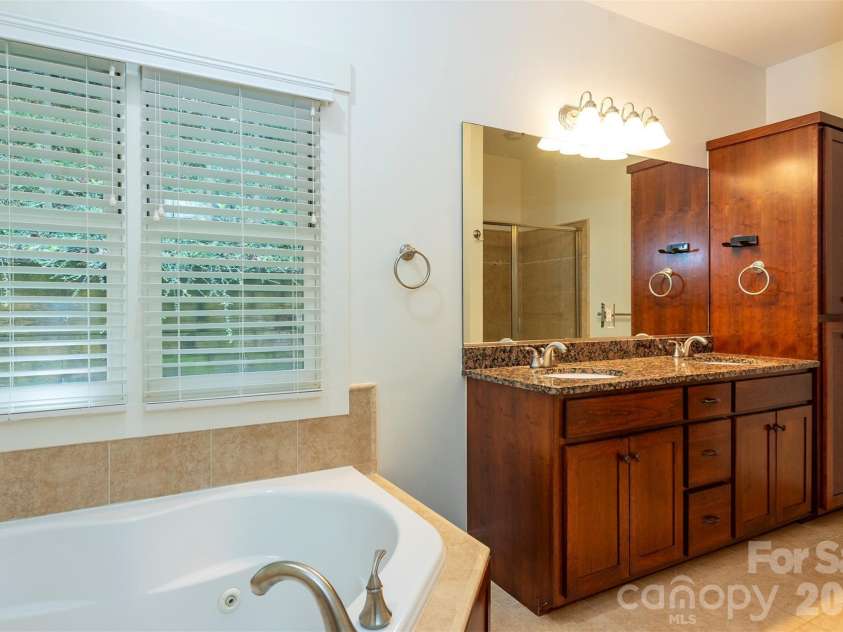 416 Ivy Road, Black Mountain, NC 28711.  MLS# CAR4409427, YatesRealty ID 41112. Double vanity