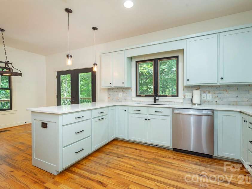 416 Ivy Road, Black Mountain, NC 28711.  MLS# CAR4409427, YatesRealty ID 41112. So much storage!