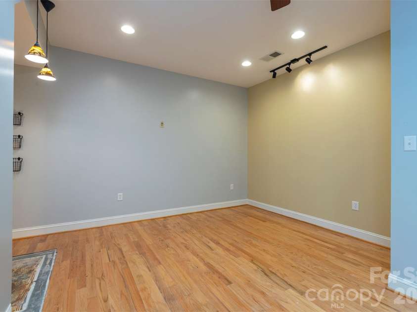 416 Ivy Road, Black Mountain, NC 28711.  MLS# CAR4409427, YatesRealty ID 41112. This room is a great space for whatever you dream up for it, keep using it as an art studio or make it a gym, library, playroom... what would you do with this space?