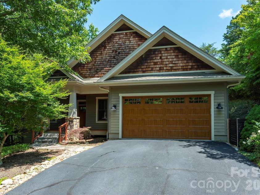 416 Ivy Road, Black Mountain, NC 28711.  MLS# CAR4409427, YatesRealty ID 41112. Two car garage...