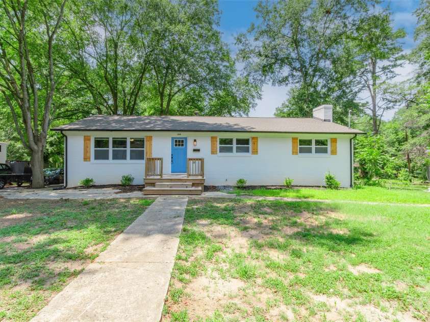 919 Weldon Street, Gastonia, NC 28052.  MLS# CAR4409243, YatesRealty ID 41113. 