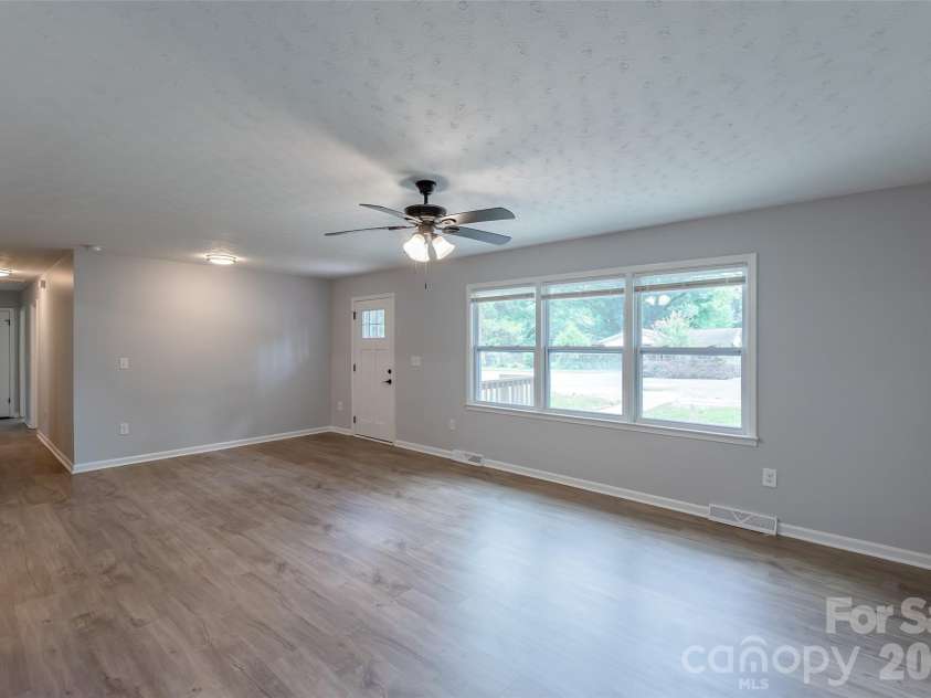 919 Weldon Street, Gastonia, NC 28052.  MLS# CAR4409243, YatesRealty ID 41113. 