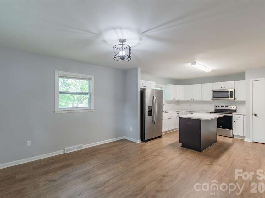 919 Weldon Street, Gastonia, NC 28052.  MLS# CAR4409243, YatesRealty ID 41113. 