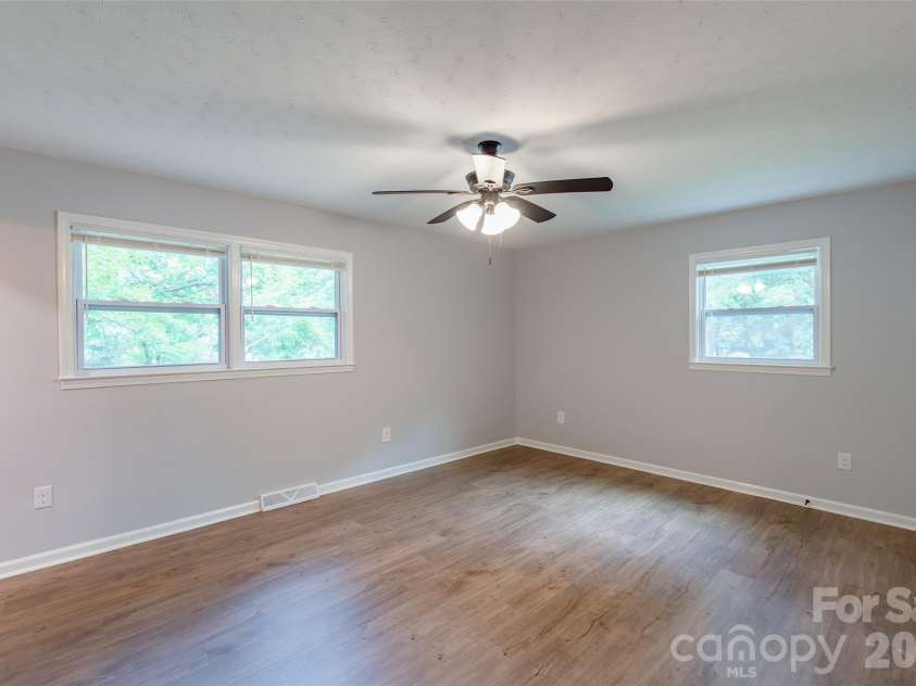 919 Weldon Street, Gastonia, NC 28052.  MLS# CAR4409243, YatesRealty ID 41113. 