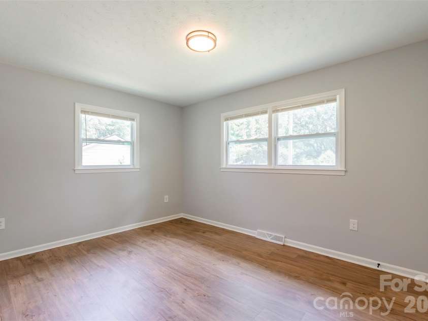 919 Weldon Street, Gastonia, NC 28052.  MLS# CAR4409243, YatesRealty ID 41113. 