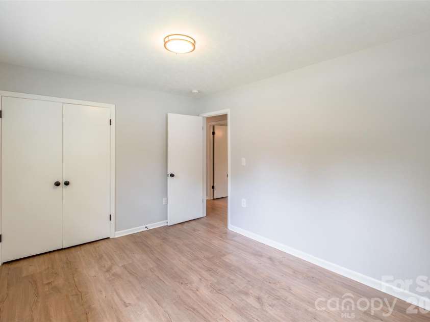 919 Weldon Street, Gastonia, NC 28052.  MLS# CAR4409243, YatesRealty ID 41113. 