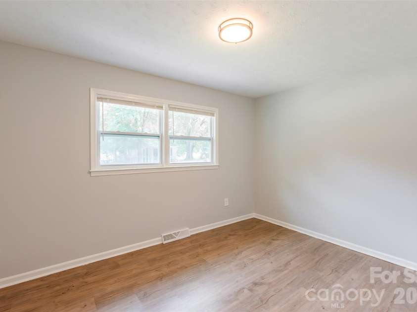 919 Weldon Street, Gastonia, NC 28052.  MLS# CAR4409243, YatesRealty ID 41113. 