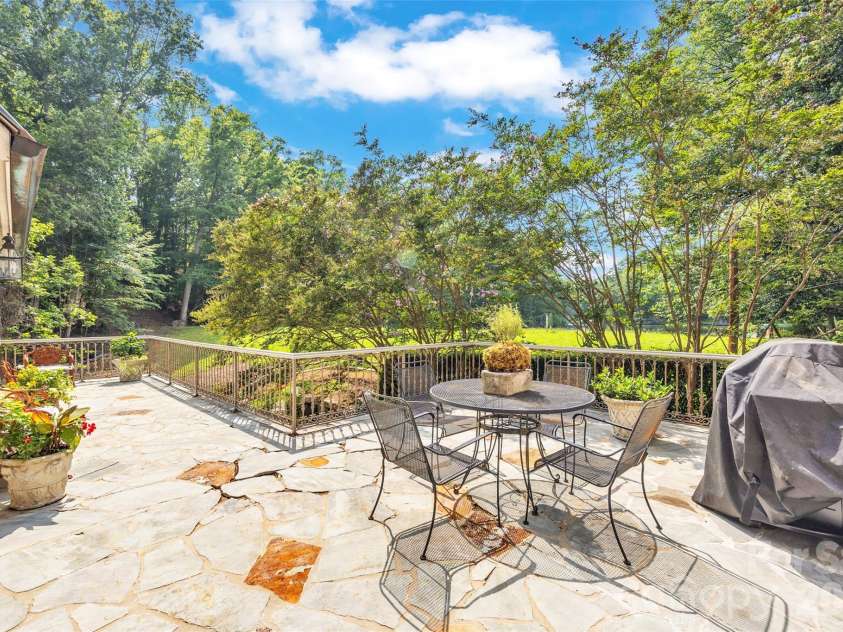 2214 La Maison Drive, Charlotte, NC 28226.  MLS# CAR4402366, YatesRealty ID 41116. 