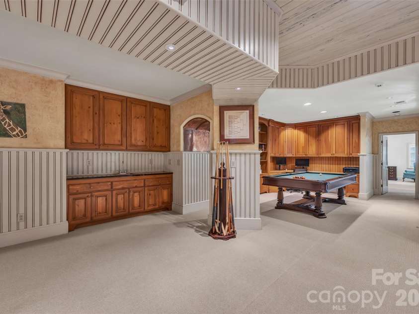 2214 La Maison Drive, Charlotte, NC 28226.  MLS# CAR4402366, YatesRealty ID 41116. 