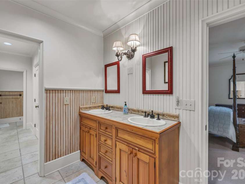 2214 La Maison Drive, Charlotte, NC 28226.  MLS# CAR4402366, YatesRealty ID 41116. 