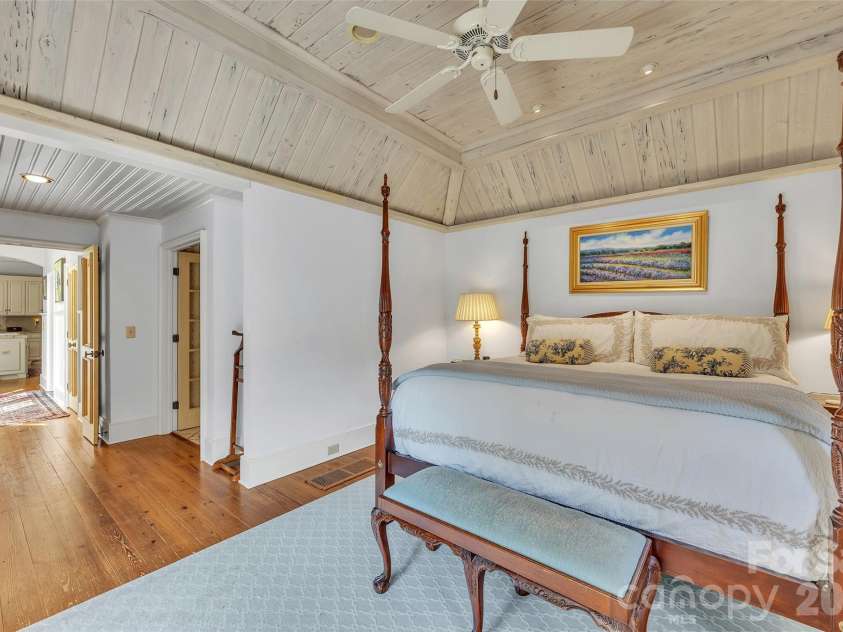 2214 La Maison Drive, Charlotte, NC 28226.  MLS# CAR4402366, YatesRealty ID 41116. 