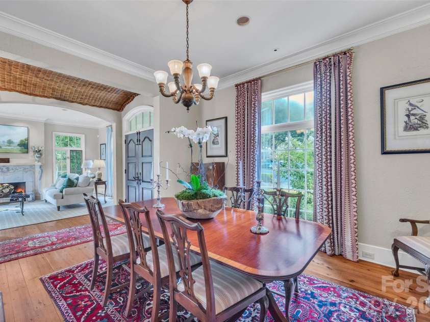 2214 La Maison Drive, Charlotte, NC 28226.  MLS# CAR4402366, YatesRealty ID 41116. 