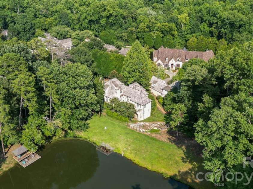 2214 La Maison Drive, Charlotte, NC 28226.  MLS# CAR4402366, YatesRealty ID 41116. 