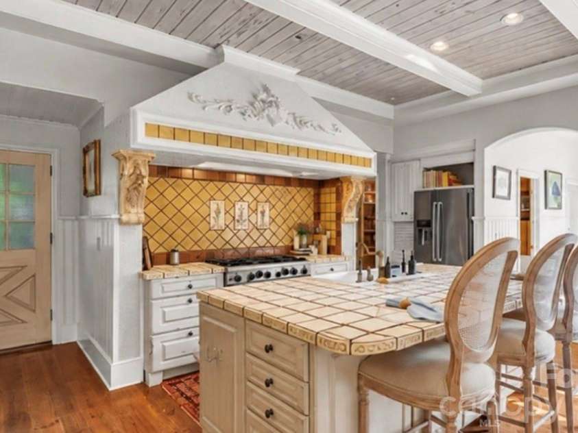 2214 La Maison Drive, Charlotte, NC 28226.  MLS# CAR4402366, YatesRealty ID 41116. 