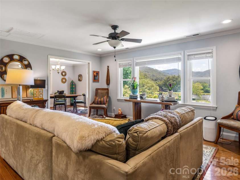 13 Ashley Road, Asheville, NC 28805.  MLS# CAR4407414, YatesRealty ID 41118. 