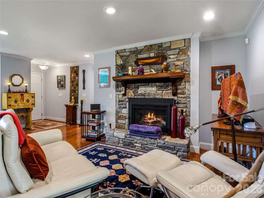 13 Ashley Road, Asheville, NC 28805.  MLS# CAR4407414, YatesRealty ID 41118. 
