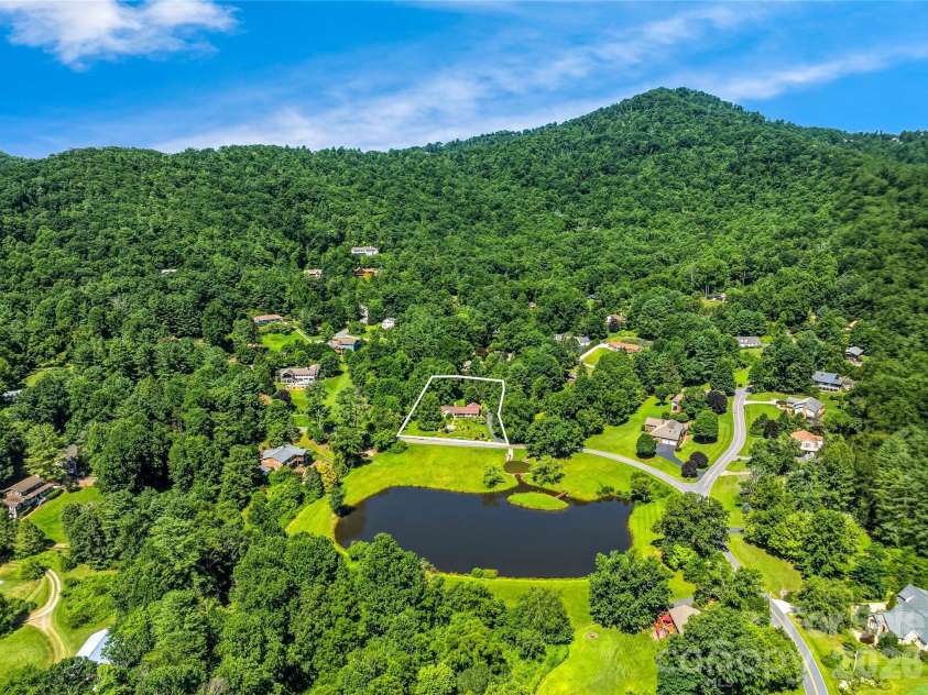 13 Ashley Road, Asheville, NC 28805.  MLS# CAR4407414, YatesRealty ID 41118. 