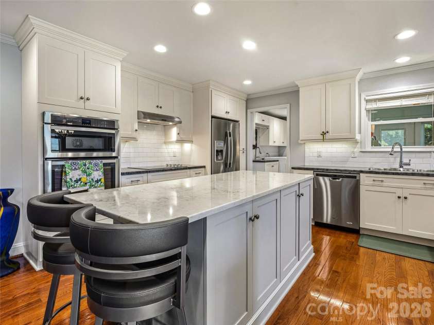 13 Ashley Road, Asheville, NC 28805.  MLS# CAR4407414, YatesRealty ID 41118. 