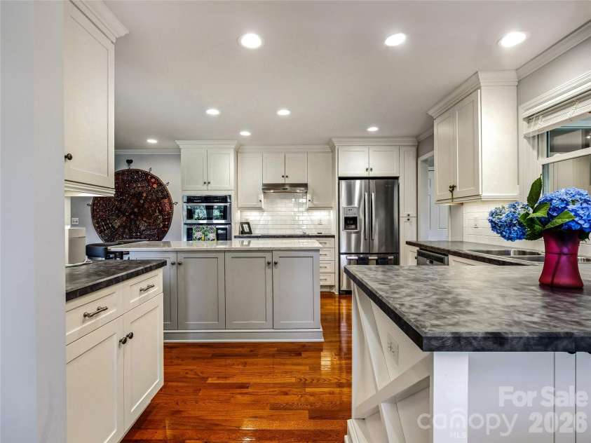 13 Ashley Road, Asheville, NC 28805.  MLS# CAR4407414, YatesRealty ID 41118. 