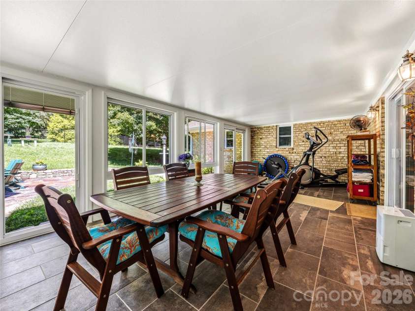 13 Ashley Road, Asheville, NC 28805.  MLS# CAR4407414, YatesRealty ID 41118. 