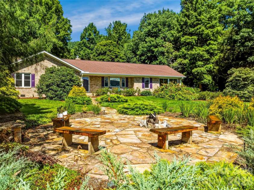 13 Ashley Road, Asheville, NC 28805.  MLS# CAR4407414, YatesRealty ID 41118. 