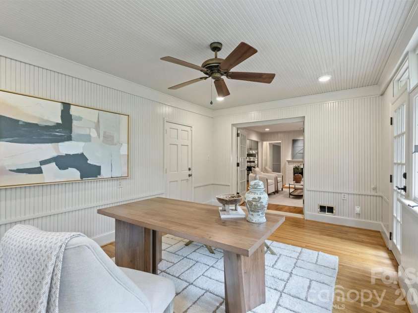 5519 Robinhood Road, Charlotte, NC 28211.  MLS# CAR4398545, YatesRealty ID 41120. 