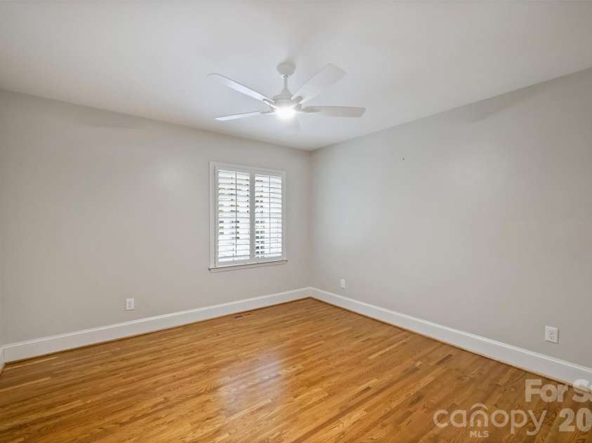 5519 Robinhood Road, Charlotte, NC 28211.  MLS# CAR4398545, YatesRealty ID 41120. 