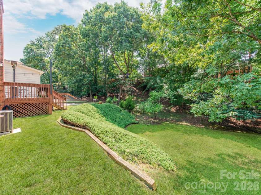 621 Laurel Fork Drive, Matthews, NC 28105.  MLS# CAR4408022, YatesRealty ID 41121. 