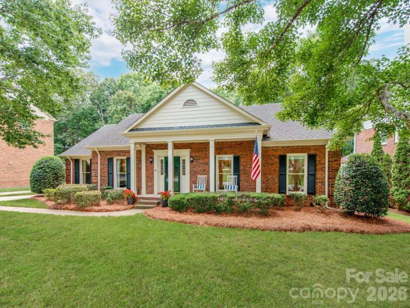 621 Laurel Fork Drive, Matthews, NC 28105.  MLS# CAR4408022, YatesRealty ID 41121. Welcome to 621 Laurel Fork Dr.