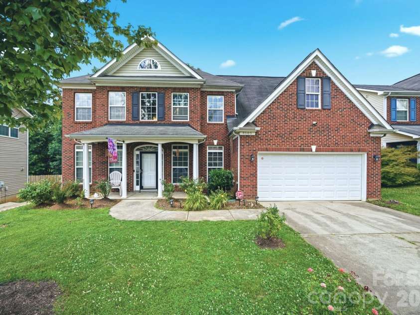 8505 Delamere Lane, Charlotte, NC 28269.  MLS# CAR4392897, YatesRealty ID 41122. 