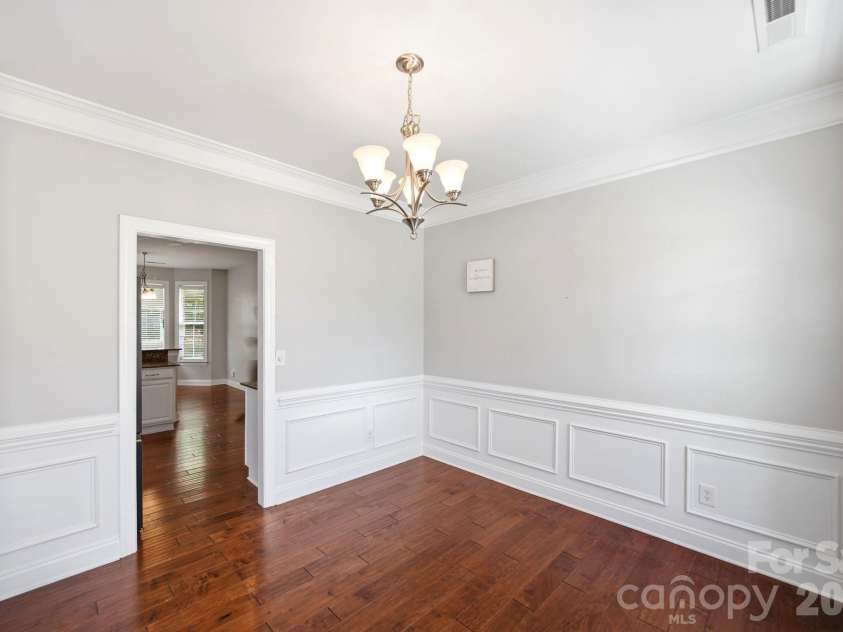 8505 Delamere Lane, Charlotte, NC 28269.  MLS# CAR4392897, YatesRealty ID 41122. 