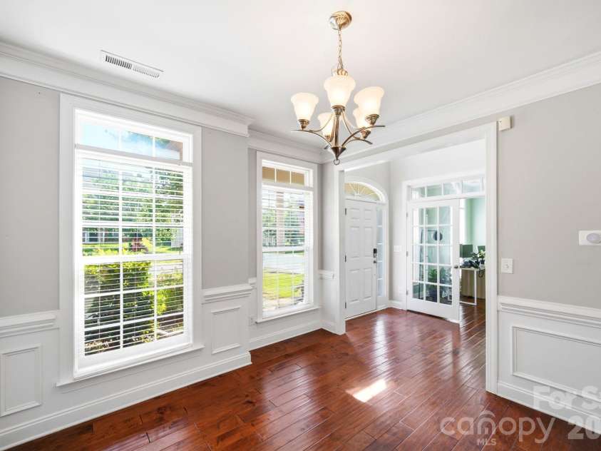 8505 Delamere Lane, Charlotte, NC 28269.  MLS# CAR4392897, YatesRealty ID 41122. 