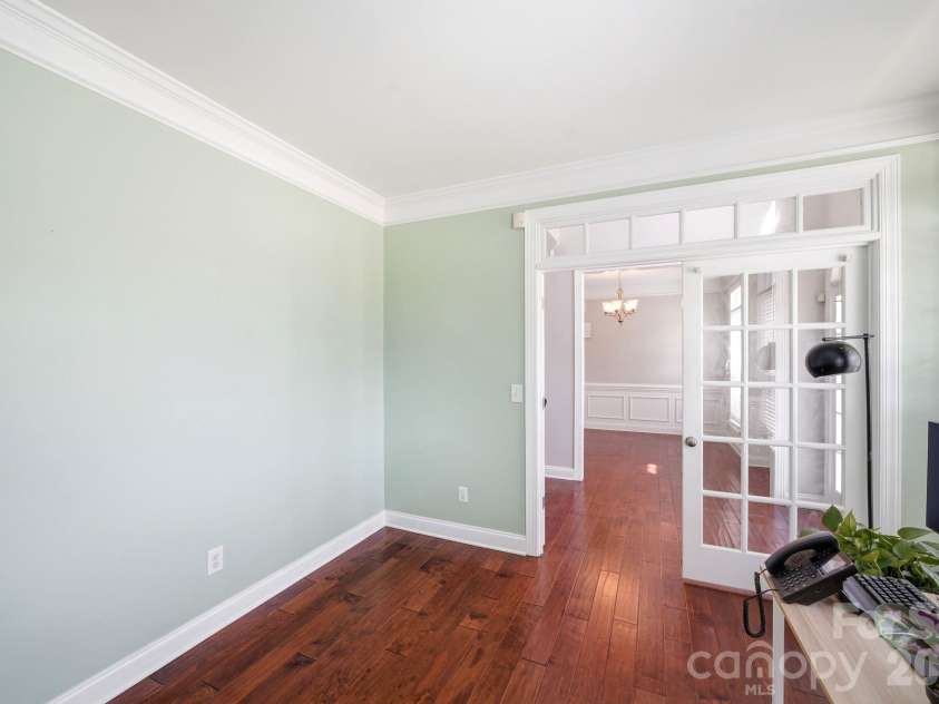 8505 Delamere Lane, Charlotte, NC 28269.  MLS# CAR4392897, YatesRealty ID 41122. 