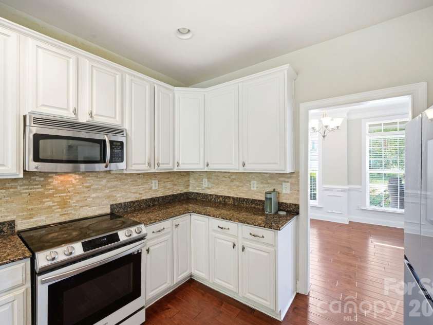 8505 Delamere Lane, Charlotte, NC 28269.  MLS# CAR4392897, YatesRealty ID 41122. 