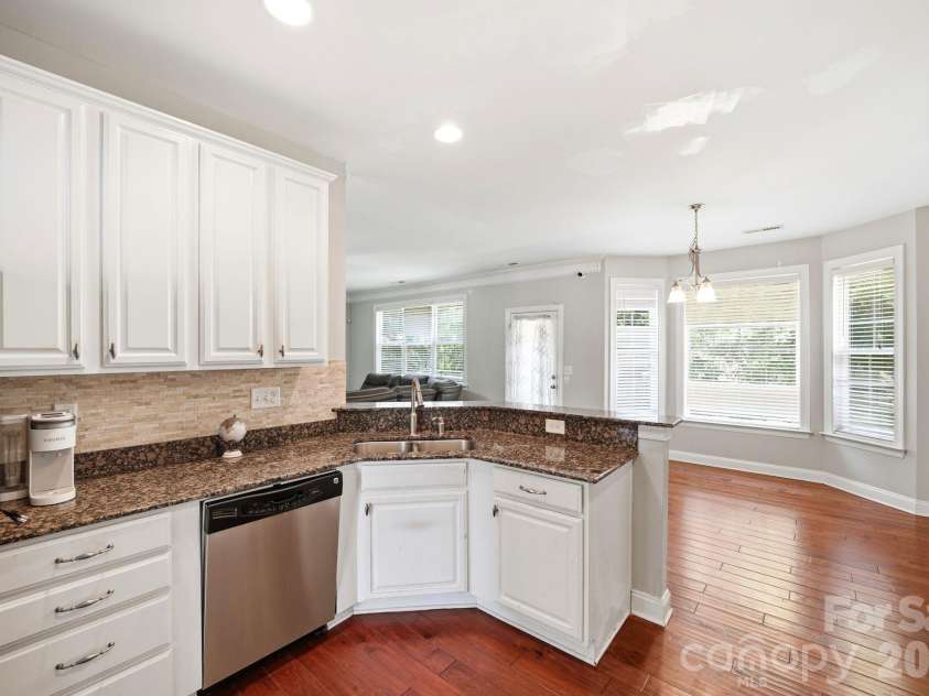 8505 Delamere Lane, Charlotte, NC 28269.  MLS# CAR4392897, YatesRealty ID 41122. 