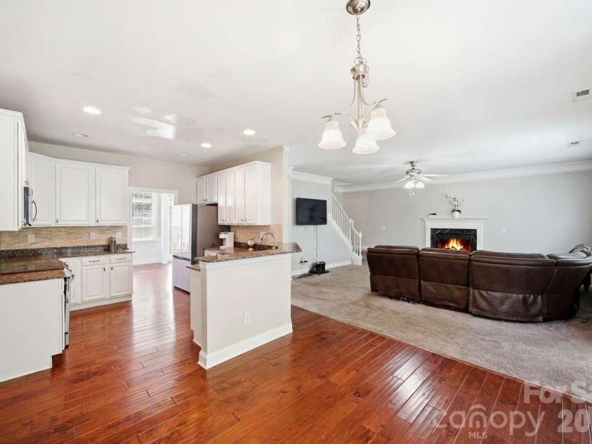 8505 Delamere Lane, Charlotte, NC 28269.  MLS# CAR4392897, YatesRealty ID 41122. 