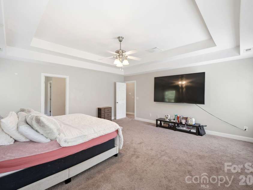 8505 Delamere Lane, Charlotte, NC 28269.  MLS# CAR4392897, YatesRealty ID 41122. 