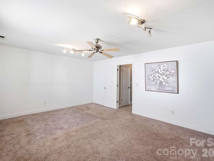 8505 Delamere Lane, Charlotte, NC 28269.  MLS# CAR4392897, YatesRealty ID 41122. 
