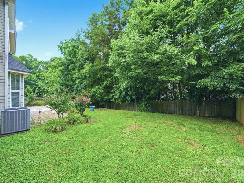 8505 Delamere Lane, Charlotte, NC 28269.  MLS# CAR4392897, YatesRealty ID 41122. 