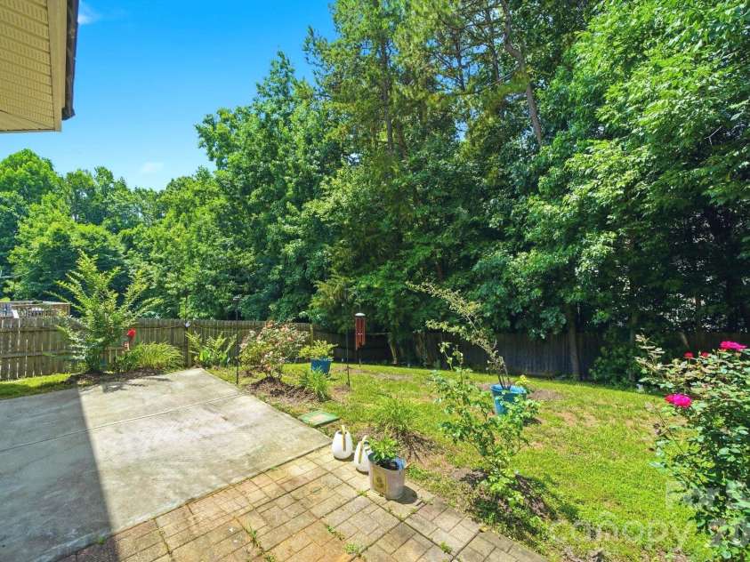 8505 Delamere Lane, Charlotte, NC 28269.  MLS# CAR4392897, YatesRealty ID 41122. 