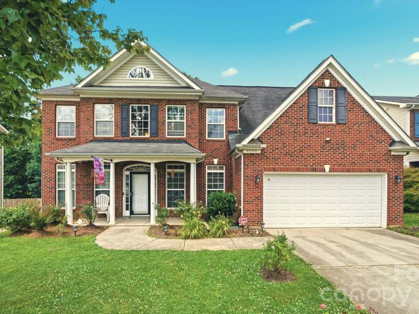 8505 Delamere Lane, Charlotte, NC 28269.  MLS# CAR4424240, YatesRealty ID 41122. 
