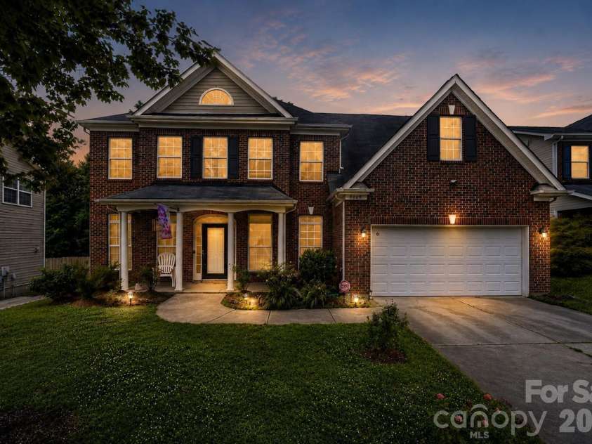 8505 Delamere Lane, Charlotte, NC 28269.  MLS# CAR4424240, YatesRealty ID 41122. 