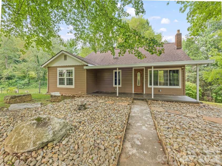 206 Terrell Cove Road, Canton, NC 28716.  MLS# CAR4410084, YatesRealty ID 41123. 