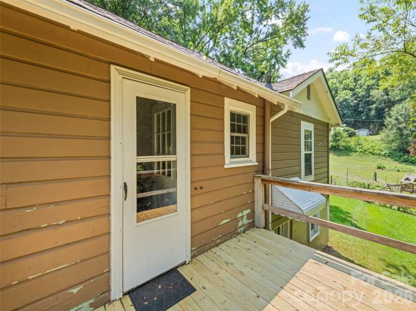 206 Terrell Cove Road, Canton, NC 28716.  MLS# CAR4410084, YatesRealty ID 41123. 