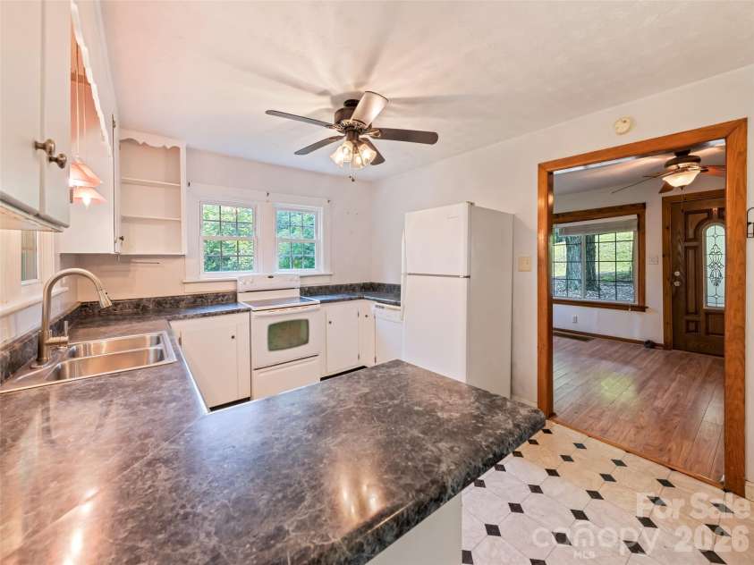 206 Terrell Cove Road, Canton, NC 28716.  MLS# CAR4410084, YatesRealty ID 41123. 